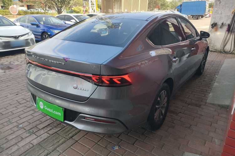 比亚迪 秦PLUS 2024款 荣耀版 DM-i 55KM领先型车身外观7