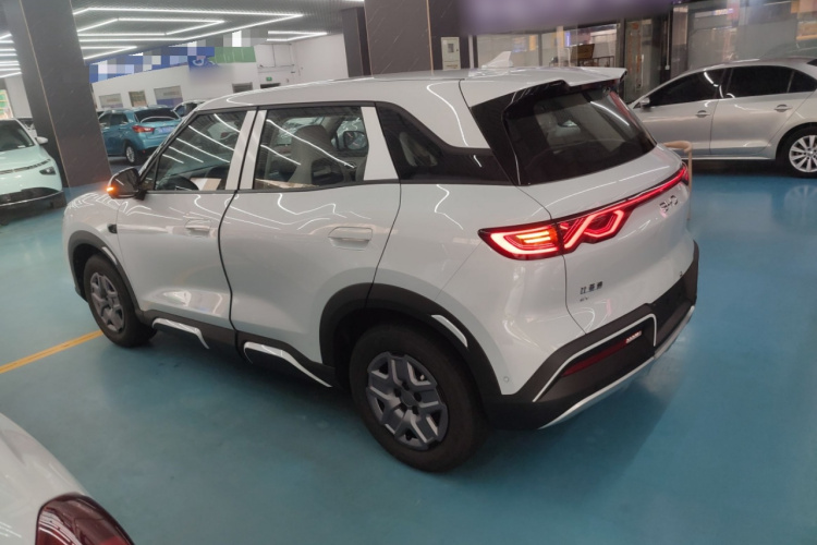 比亚迪 元UP 2025款 智驾版 401KM 活力版车身外观6003