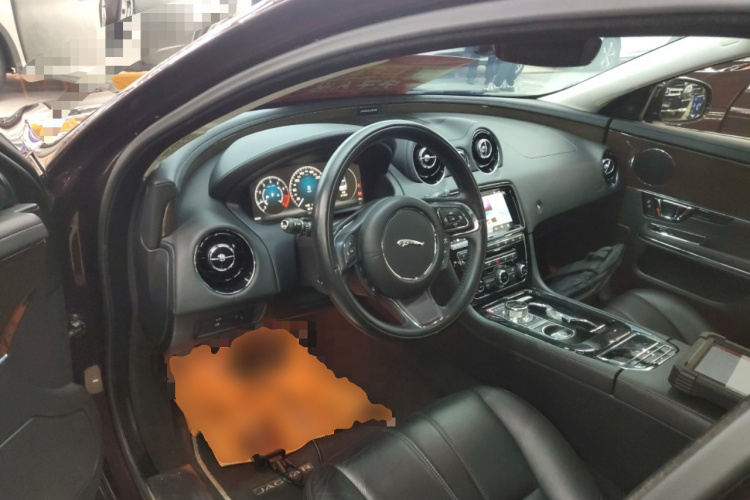 捷豹XJ 2018款 XJL 3.0 SC 两驱典雅商务版中控内饰7002