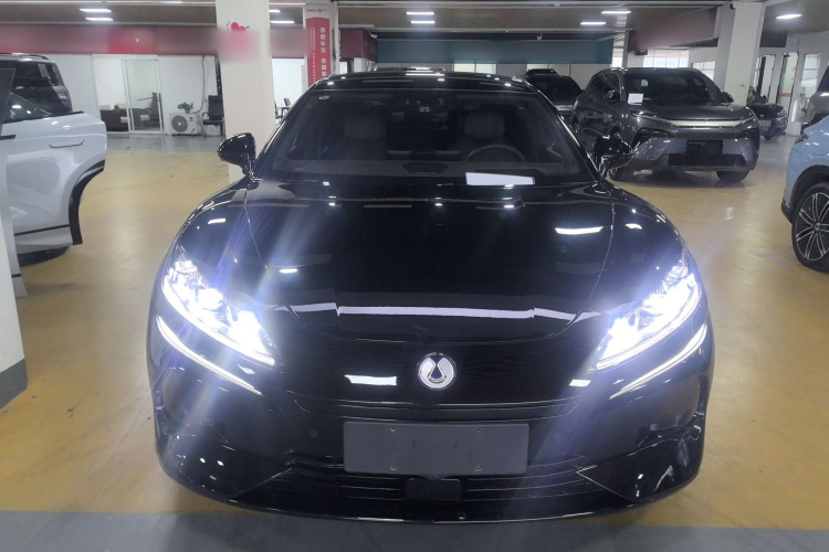 腾势Z9 2024款 1100km 四驱Ultra版车身外观6001