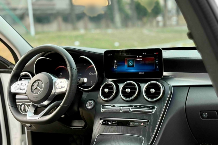 奔驰C级 2020款 改款 C 200 L 时尚型运动版中控内饰7008