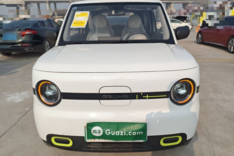 吉利银河 熊猫 2025款 210km 元气熊车身外观2