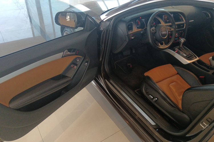 奥迪A5 2014款 Coupe 45 TFSI风尚版中控内饰7003