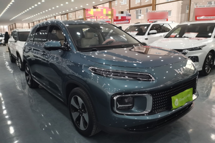 五菱汽车 五菱星云 2023款 2.0L DHT 旗舰版车身外观3