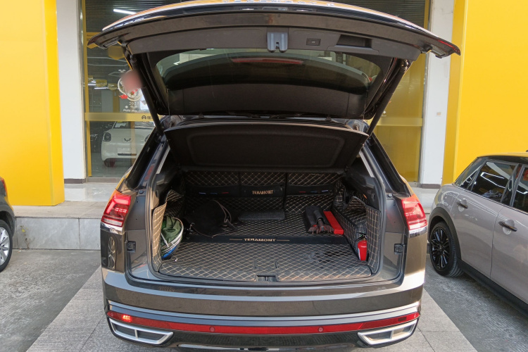 大众 途昂X 2021款 330TSI 两驱豪华版机舱底盘23