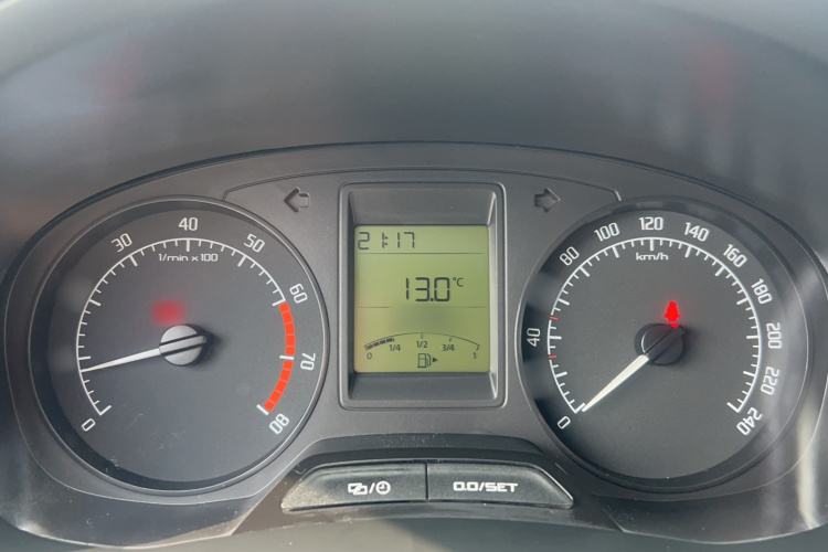 斯柯达 晶锐 2014款 1.4L 手动晶致版局部细节14