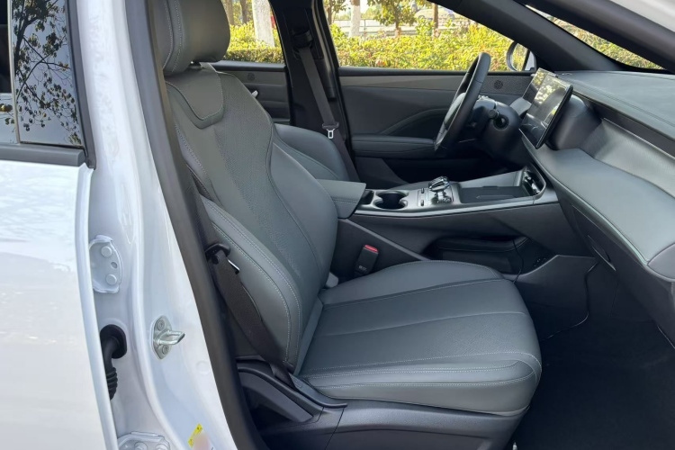 比亚迪 秦PLUS 2025款 DM-i 智驾版 55KM领先型中控内饰7015