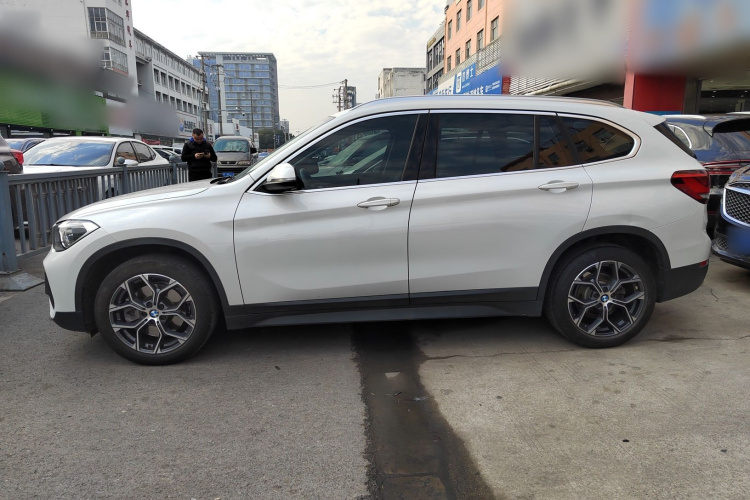 宝马X1 2020款 sDrive25Li 领先型车身外观4