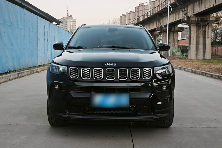 Jeep 指南者 2021款 220T 自动领先版车身外观6005