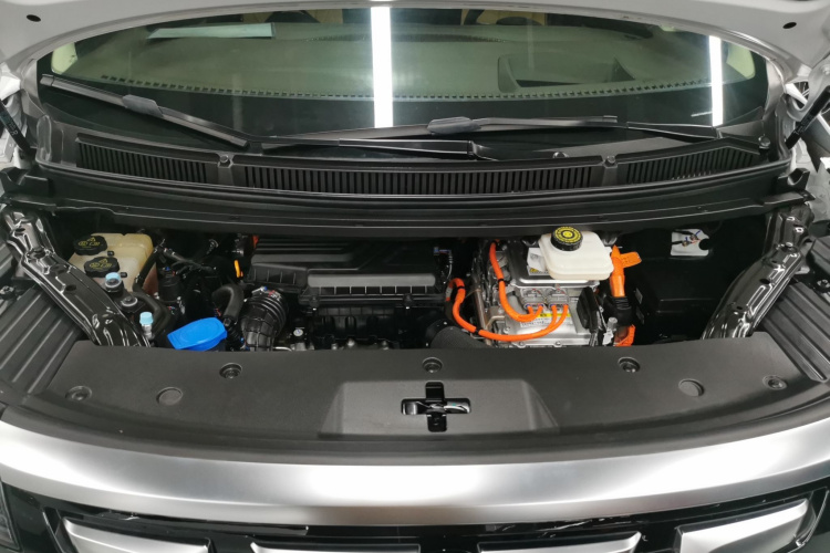 腾势D9 2024款 DM-i 980 四驱旗舰型机舱底盘24