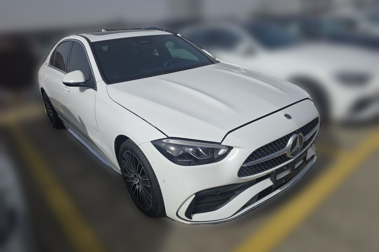 奔驰C级 2024款 改款 C 200 L 运动版车身外观3