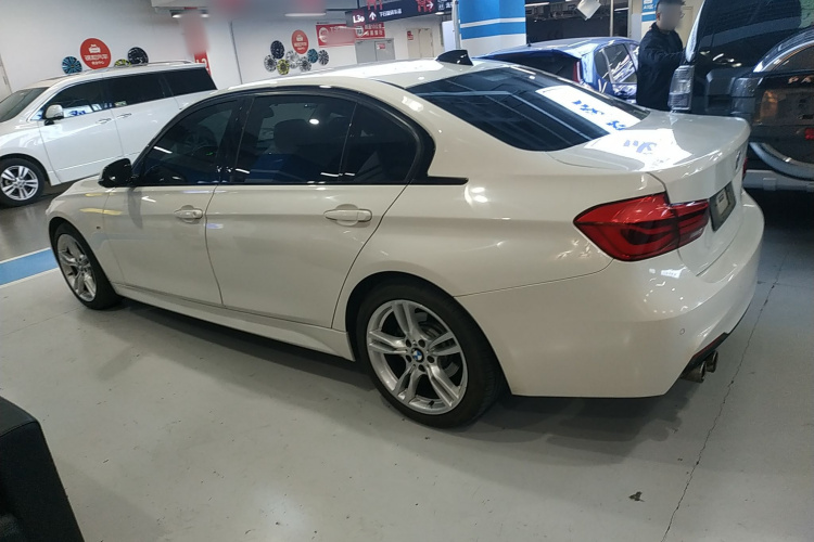 宝马3系 2019款 320Li M运动套装车身外观4