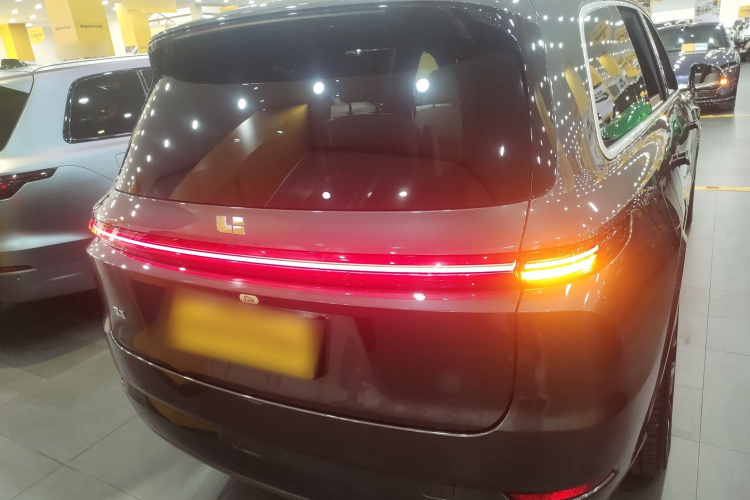 理想汽车 理想L9 2023款 Pro车身外观6