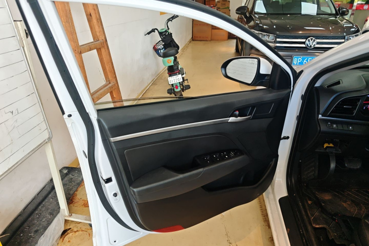 现代 领动 2019款 1.5L CVT智炫·精英型中控内饰7007