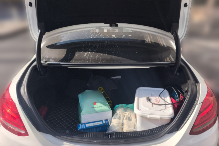 奔驰C级 2018款 C 200 L 运动版局部细节23