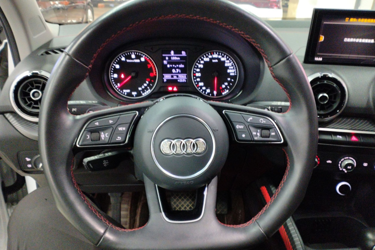 奥迪Q2L 2022款 35 TFSI 进取动感型局部细节13