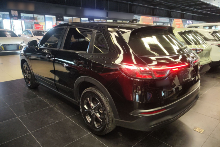 本田HR-V 2023款 240TURBO 劲睿版车身外观4