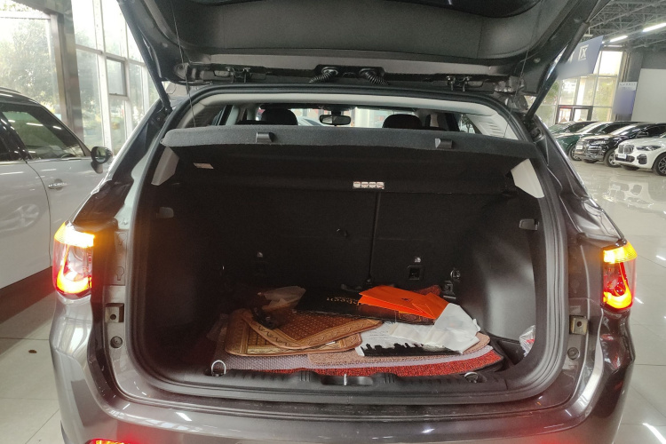 Jeep 指南者 2017款 200T 自动家享版机舱底盘23