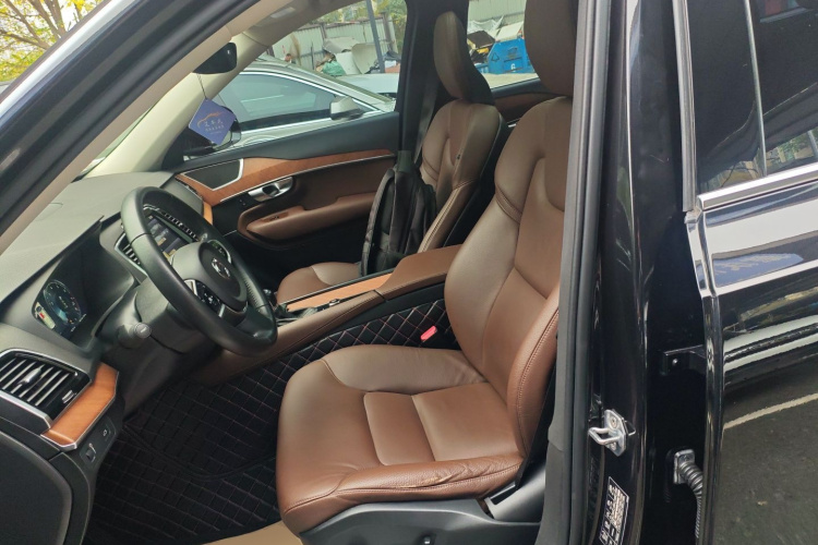沃尔沃XC90 2019款 T6 智逸版 7座 国VI中控内饰19