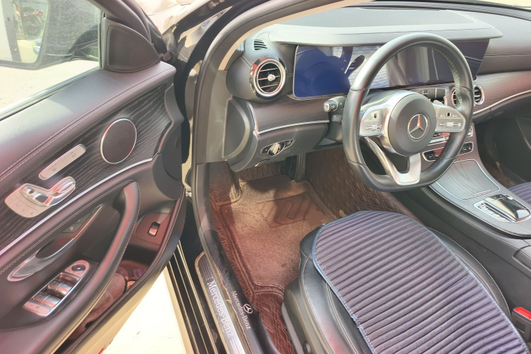 奔驰E级 2020款 E 300 L 运动时尚型中控内饰20