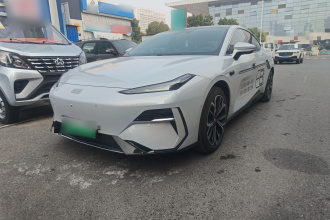 吉利银河 银河E8 2025款 700km 远航智驾版