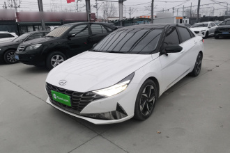 现代 伊兰特 2022款 1.5L CVT LUX尊贵版