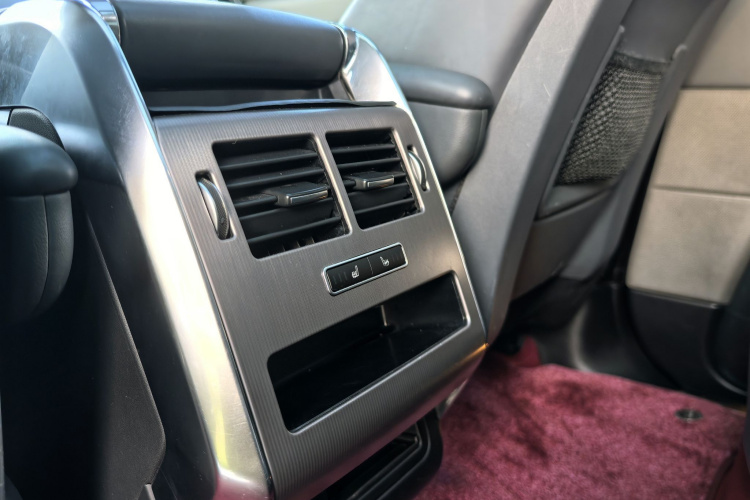 路虎 揽胜运动版 2014款 3.0 SC V6 HSE局部细节9007