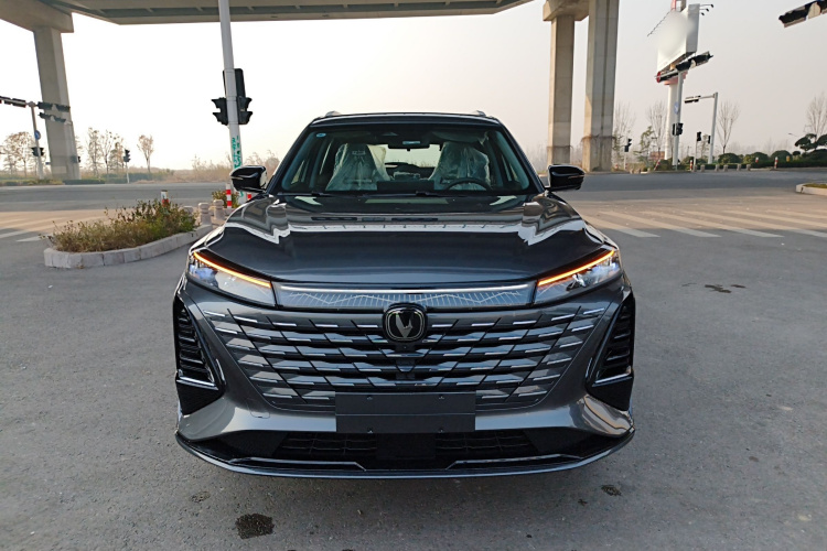 长安CS75 PLUS 2026款 智慧冠军版 1.5T 新蓝鲸 智航型车身外观2