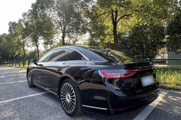 鸿蒙智行 享界S9 2025款 增程 Ultra车身外观6001