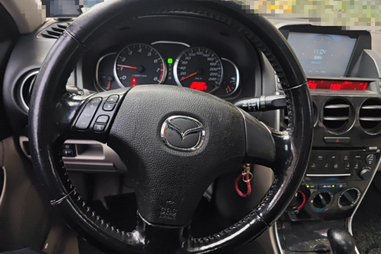 马自达6 2011款 2.0L 自动时尚型中控内饰13