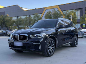 宝马X5 2022款 改款 xDrive 30Li 尊享型M运动套装