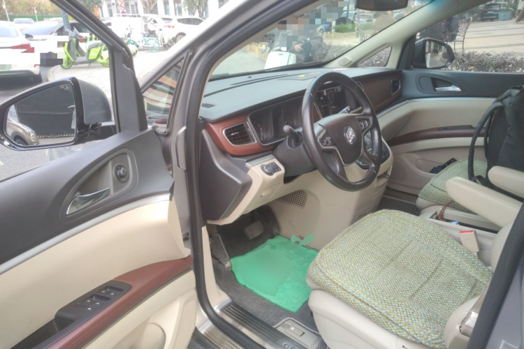 别克GL8 2017款 25S 豪华型 国V中控内饰20