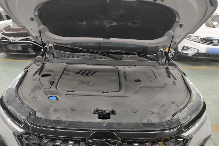 奇瑞 瑞虎8 PRO 2022款 390T 两驱浩瀚版 5座机舱底盘24