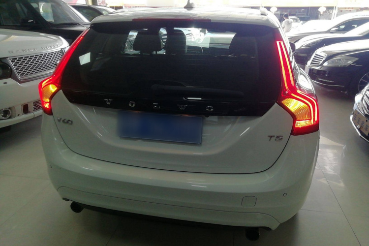 沃尔沃V60 2014款 T5 智逸版车身外观6