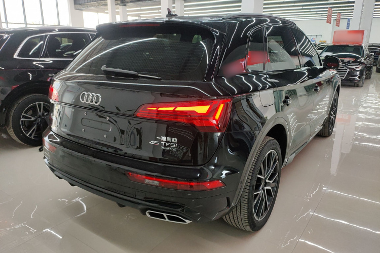 奥迪Q5L 2024款 45 TFSI 豪华动感型车身外观6005