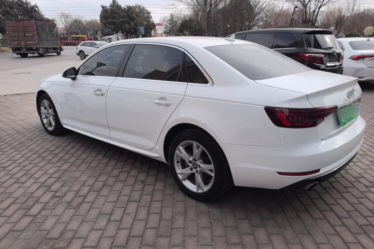 奥迪A4L 2018款 30周年年型 40 TFSI 进取型车身外观4