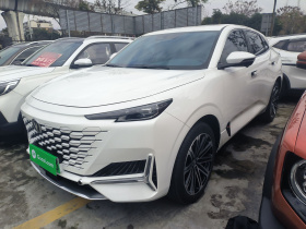 长安UNI-K 智电iDD 2022款 蓝鲸iDD 130km 1.5T 尊贵型