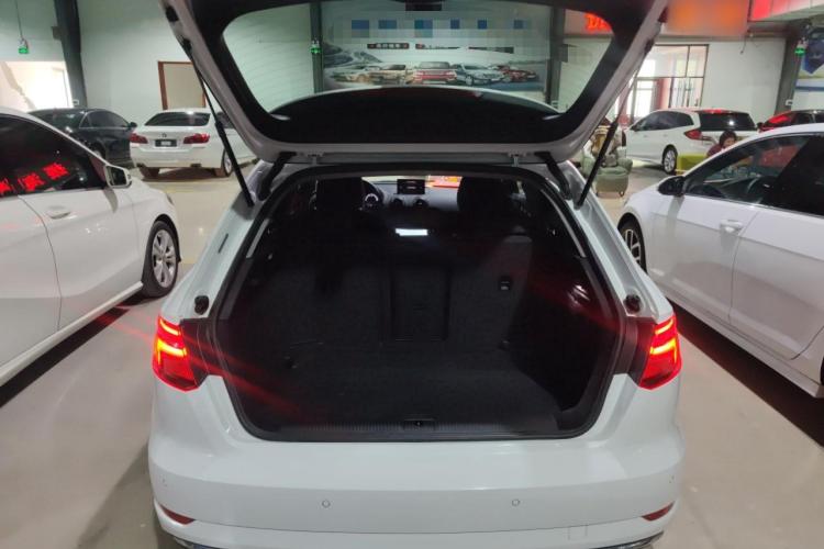 奥迪A3 2019款 Sportback 35 TFSI 进取型 国VI中控内饰23