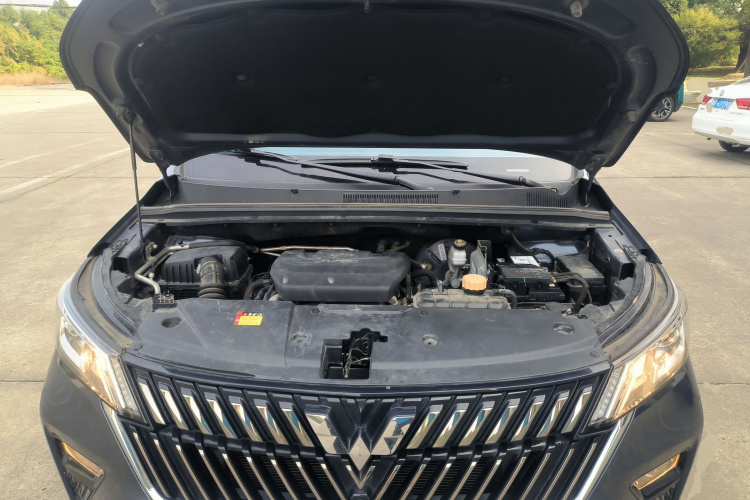 五菱汽车 五菱佳辰 2022款 1.5T CVT智享豪华型机舱底盘24