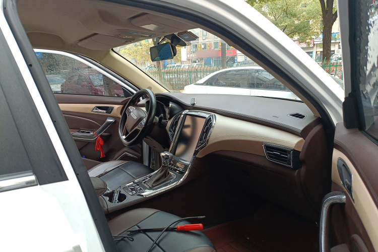 猎豹汽车 猎豹CS9 2018款 1.5T CVT劲锐型局部细节9005