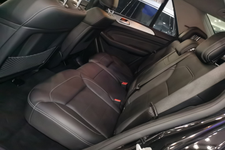 奔驰M级 2015款 ML 320 4MATIC中控内饰7004