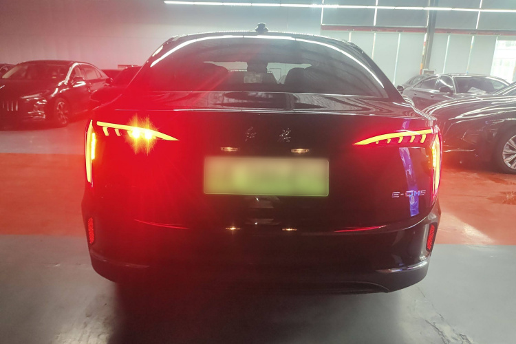 红旗E-QM5 2022款 431km 充电乐享版车身外观6004