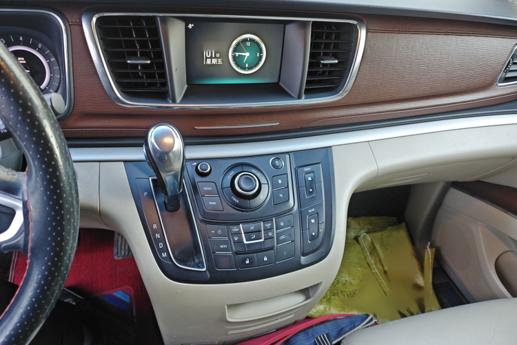 别克GL8 2017款 25S 豪华型 国V局部细节16