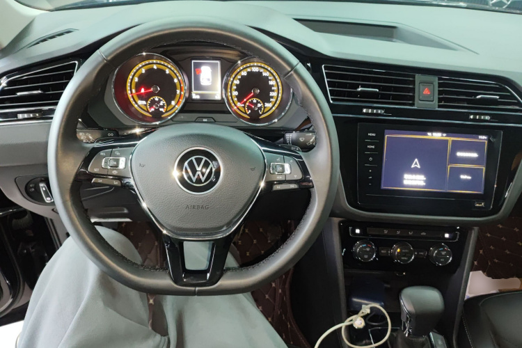 大众 途观L 2021款 330TSI 自动两驱智享版中控内饰12