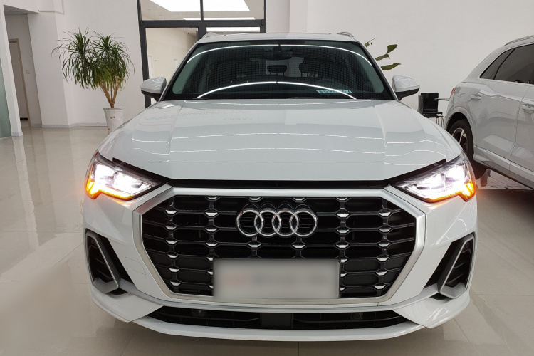 奥迪Q3 2023款 35 TFSI 时尚动感型（1.5T）车身外观6001