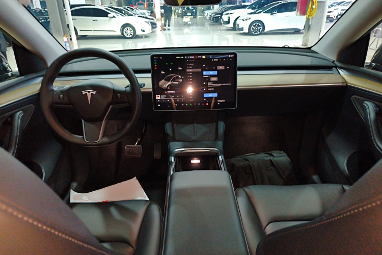 特斯拉 Model Y 2022款 后轮驱动版中控内饰7002