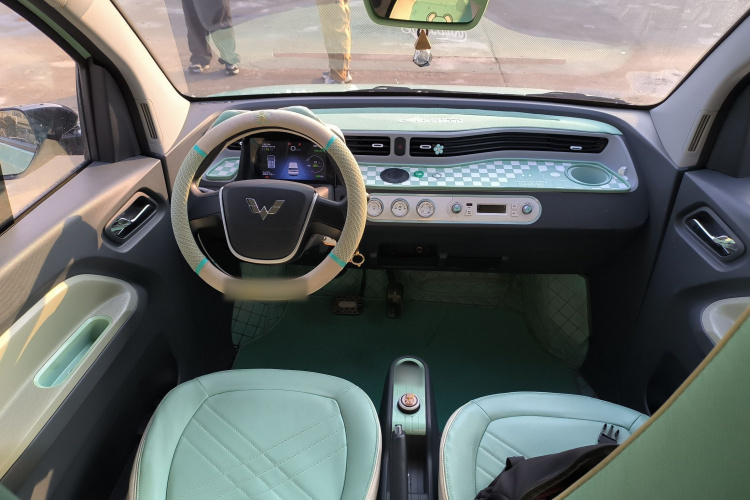 五菱汽车 宏光MINIEV 2022款 马卡龙时尚款 磷酸铁锂中控内饰7002