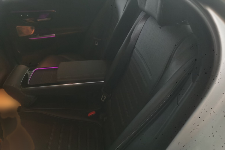 奔驰C级 2022款 C 260 L 运动版中控内饰7004