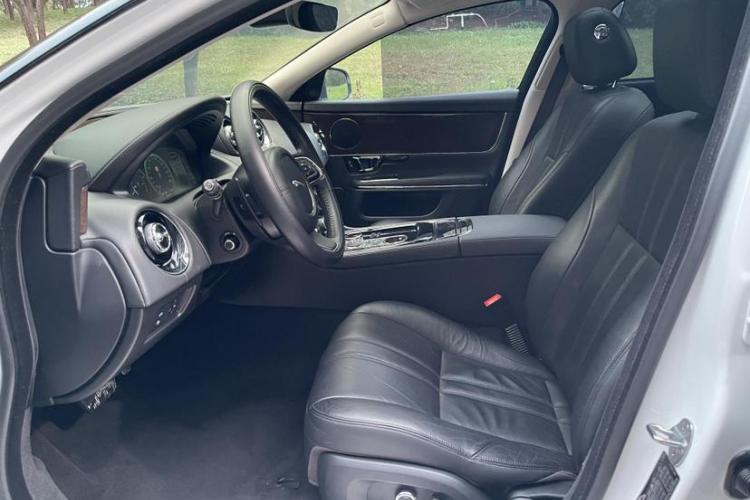 捷豹XJ 2018款 XJL 3.0 SC 两驱典雅商务版中控内饰7002