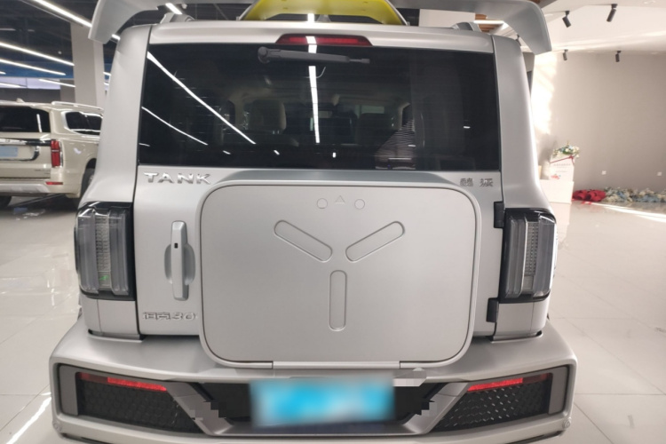 超境汽车 共创坦克300 2021款 2.0T 赛博坦克车身外观6